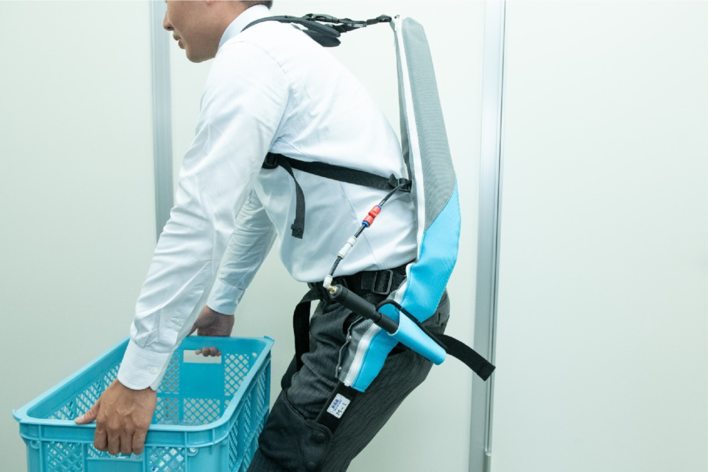 腰の負担を軽減するマッスルスーツ『Exo-Power』